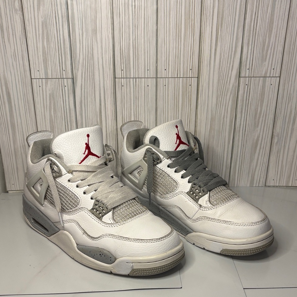 Jordan 4 Retro White Oreo - 10 M 
Ct8527 100
